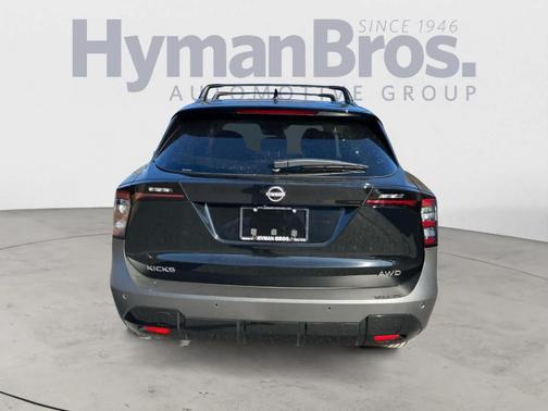 2025 Nissan Kicks SV
