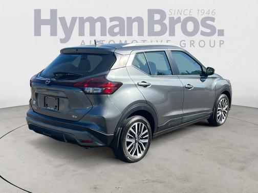 2022 Nissan Kicks SV