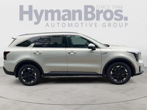Ivory Silver 2026 Kia Sorento S