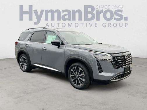 Boulder Gray Metallic 2026 Nissan Pathfinder Platinum