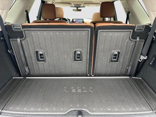 Boulder Gray Metallic 2026 Nissan Pathfinder Platinum