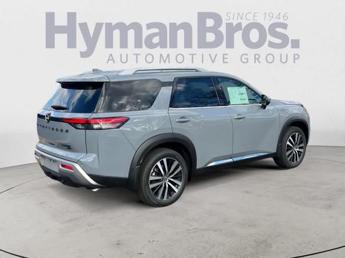 2025 Nissan Pathfinder Platinum