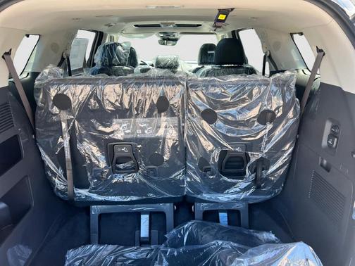 Ivory Silver 2026 Kia Carnival SX