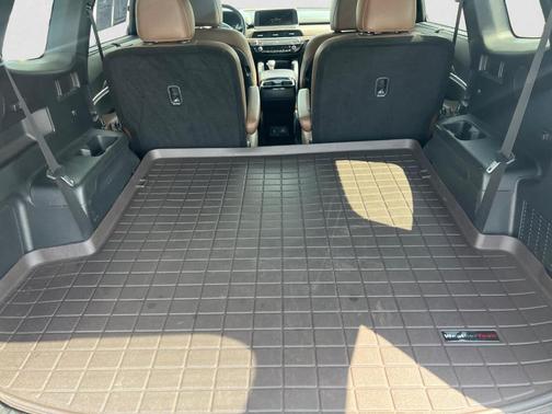 Black 2022 Kia Telluride SX
