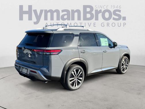 2025 Nissan Pathfinder Platinum