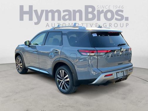 2025 Nissan Pathfinder Platinum