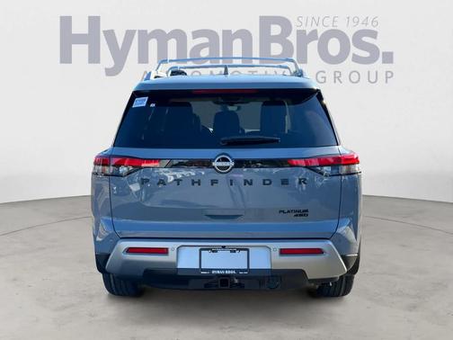 2025 Nissan Pathfinder Platinum