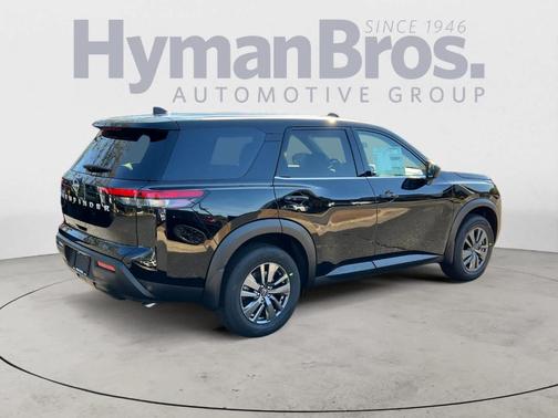 2025 Nissan Pathfinder S
