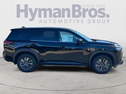 2025 Nissan Pathfinder S