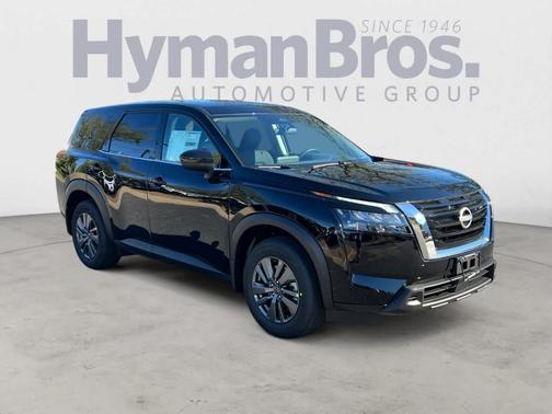 2025 Nissan Pathfinder S