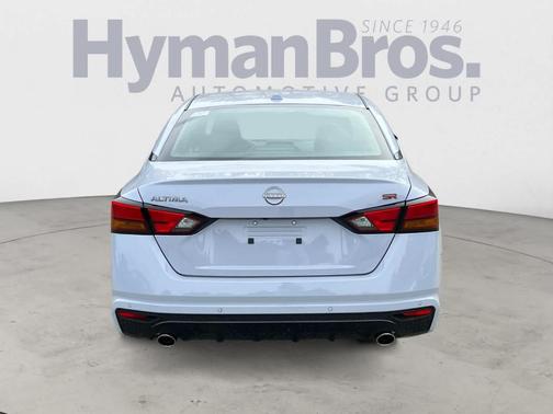 2025 Nissan Altima SR