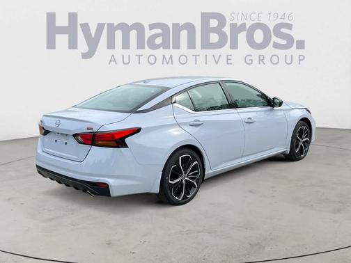 2025 Nissan Altima SR