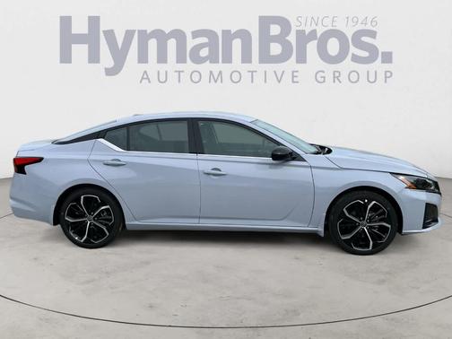 2025 Nissan Altima SR
