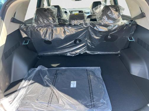 Blue / Black 2026 Kia Seltos S