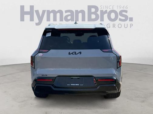 Wolf Gray 2026 Kia EV9 Land