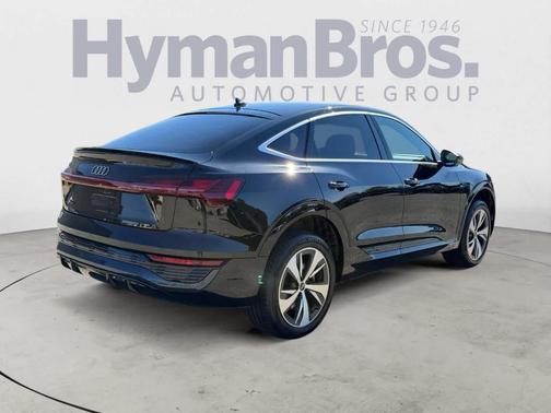 2024 Audi Q8 e-tron S line Premium