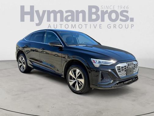 2024 Audi Q8 e-tron S line Premium