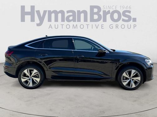 2024 Audi Q8 e-tron S line Premium