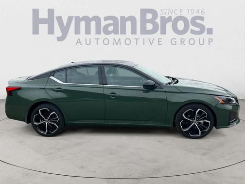 2t Grn Blk Roof 2026 Nissan Altima 2.5 SR