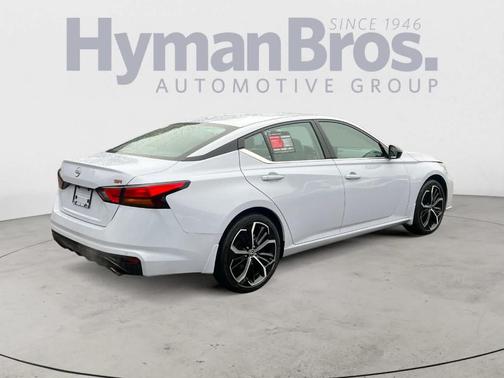 2025 Nissan Altima SR