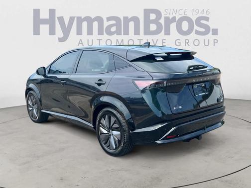 Northern Lights 2023 Nissan ARIYA EVOLVE+