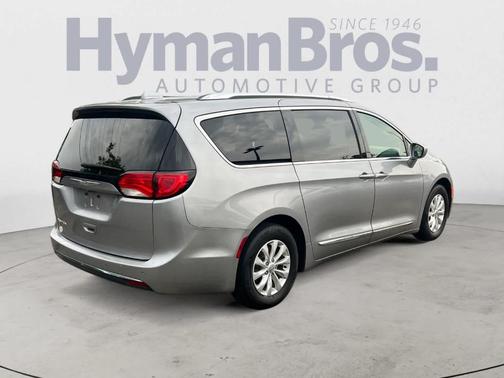 2018 Chrysler Pacifica Touring-L