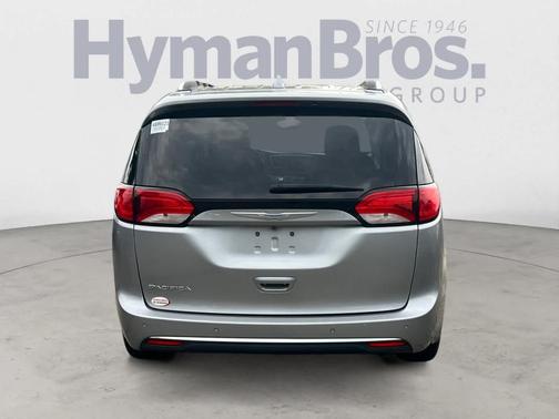 2018 Chrysler Pacifica Touring-L
