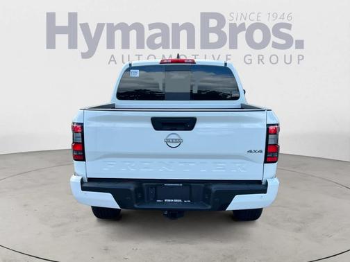 2025 Nissan Frontier SV