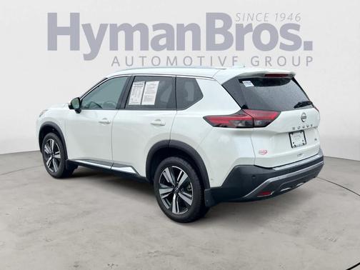 White 2023 Nissan Rogue SL