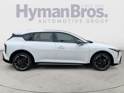 Snow White Pearl 2026 Kia K4 GT-LINE