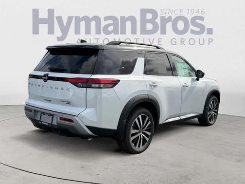 2025 Nissan Pathfinder Platinum