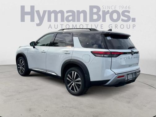 2025 Nissan Pathfinder Platinum