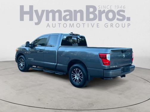 2023 Nissan Titan SV