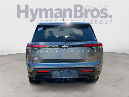 2022 Nissan Pathfinder S