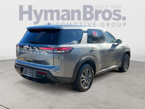 2022 Nissan Pathfinder S