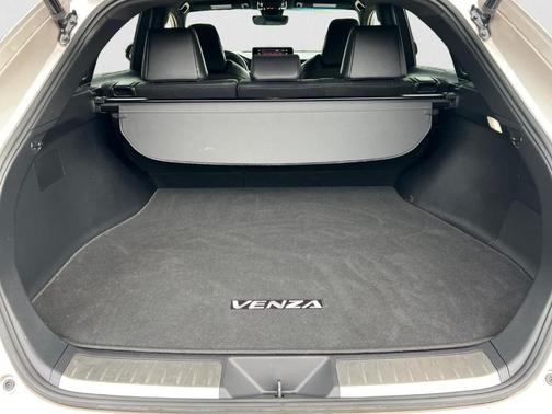 2022 Toyota Venza XLE