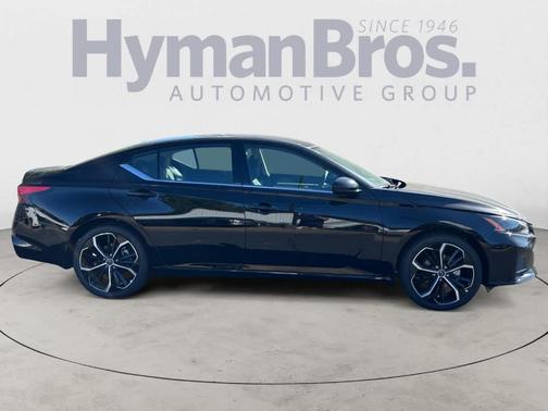 2025 Nissan Altima SR