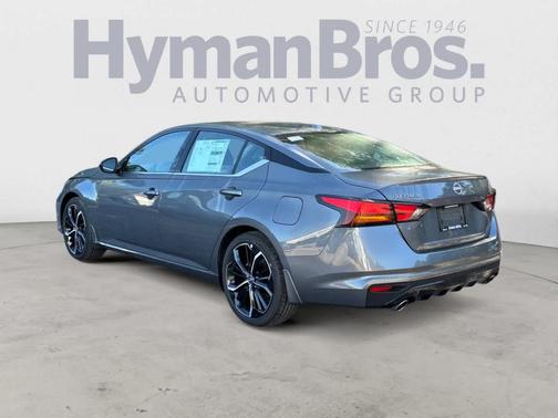 2025 Nissan Altima SR