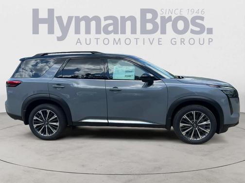 Boulder Gray Metallic 2026 Nissan Pathfinder Platinum