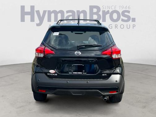 2020 Nissan Kicks SR