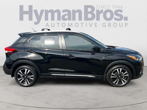 2020 Nissan Kicks SR