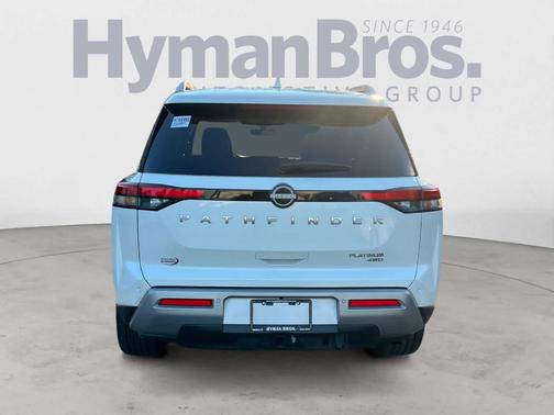 2023 Nissan Pathfinder Platinum