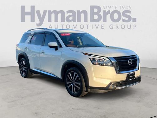 2023 Nissan Pathfinder Platinum