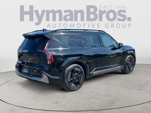 Aurora Black Pearl 2024 Kia EV9 GT-Line