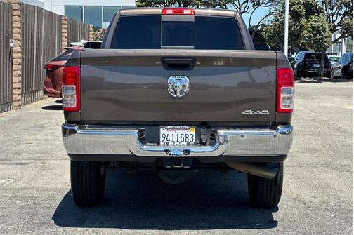 2020 RAM 2500 Tradesman Crew Cab 4X4 8' Box