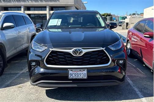 2022 Toyota Highlander LE