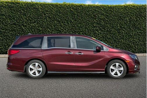 Deep Scarlet Pearl 2019 Honda Odyssey EX-L
