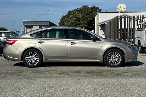 2017 Toyota Avalon Hybrid Limited