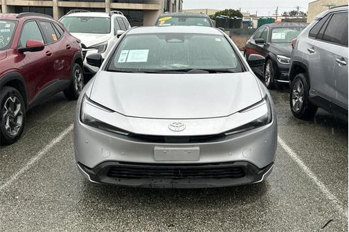 2025 Toyota Prius LE