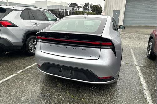 2025 Toyota Prius LE